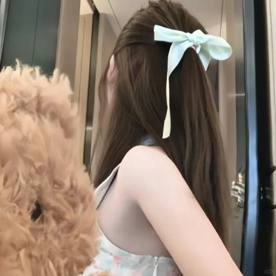 看她轻轻的飞起